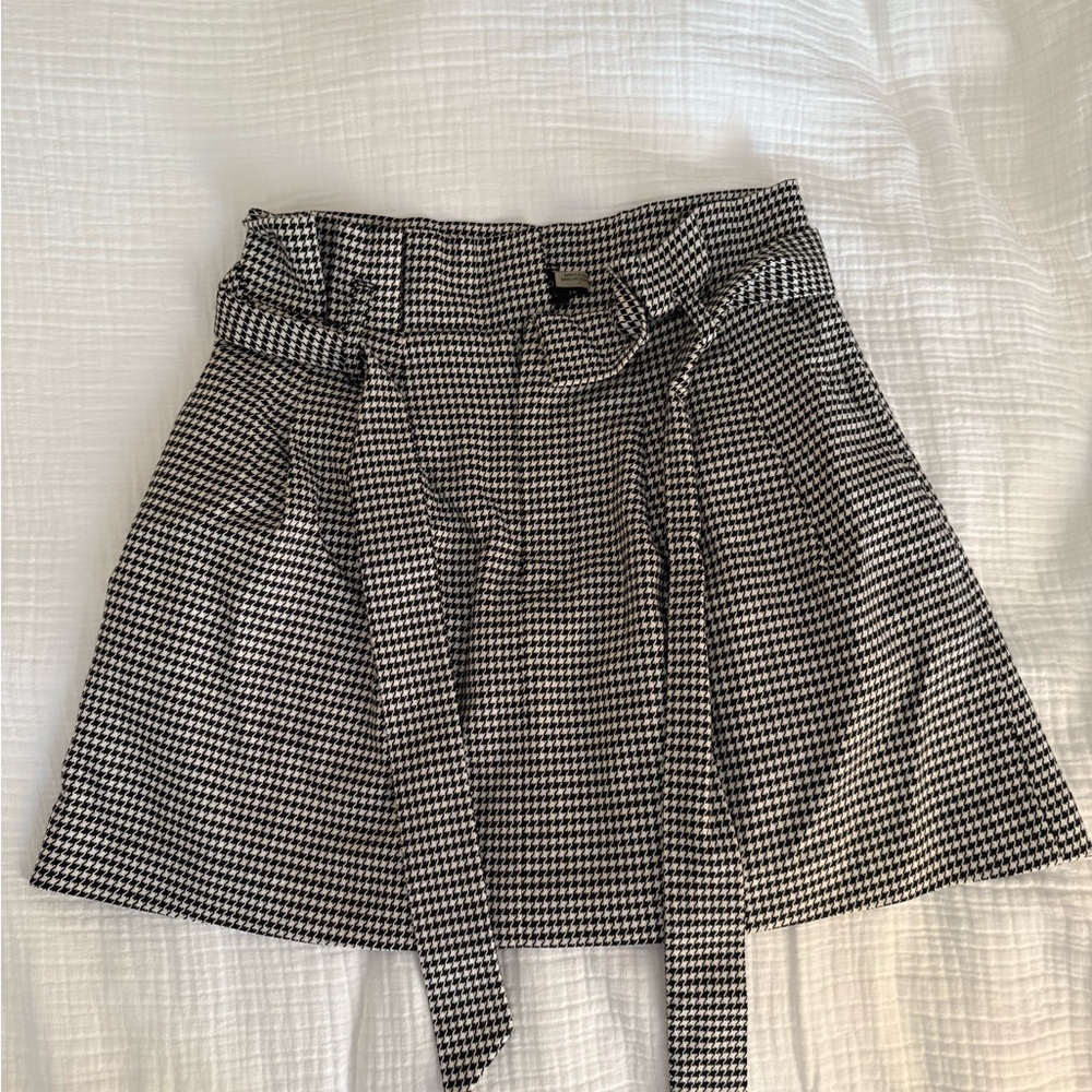 Alice & Olivia Black and White Houndstooth Skirt